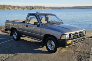 1994 Toyota Truck: Hành Trình Của Một Biệt Thự Đường Phố Và Những Bài Học Đáng Giá