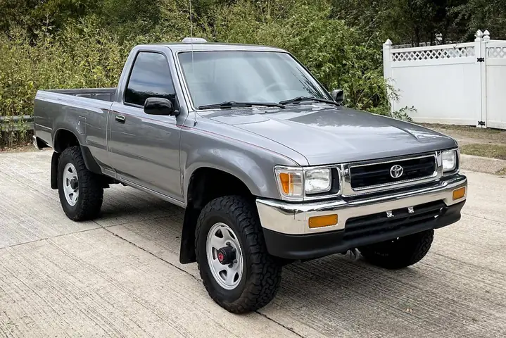 1994 Toyota Truck: Hành Trình Của Một Biệt Thự Đường Phố Và Những Bài Học Đáng Giá