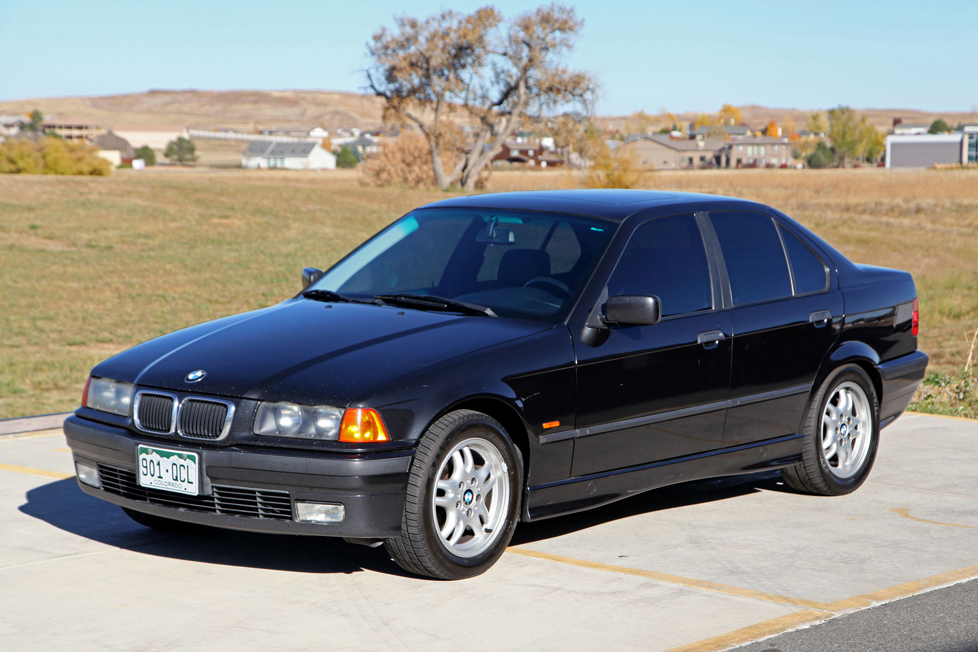 1997 BMW 328i Sedan: Huyền Thoại Dẫn Đường Của Dòng E36 3 1997 bmw 328i sedan - Hình 3