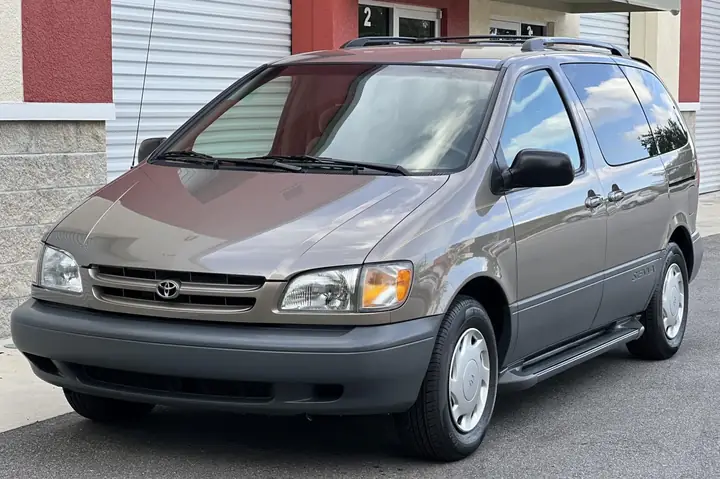 Thông Tin Chi Tiết Về 1999 Toyota Sienna: Đánh Giá Tổng Quan