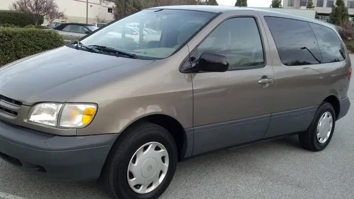 Thông Tin Chi Tiết Về 1999 Toyota Sienna: Đánh Giá Tổng Quan
