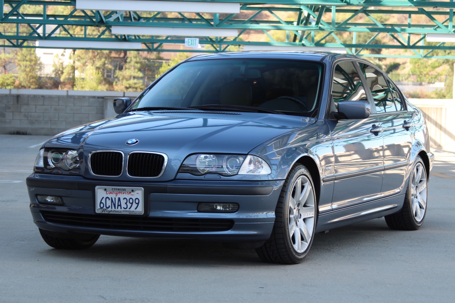 2001 BMW 3 Series 325i: Đánh Giá Chi Tiết, Thông Số Kỹ Thuật và Kinh Nghiệm Mua Xe Cũ 2 2001 bmw 3 series 325i - Hình 4