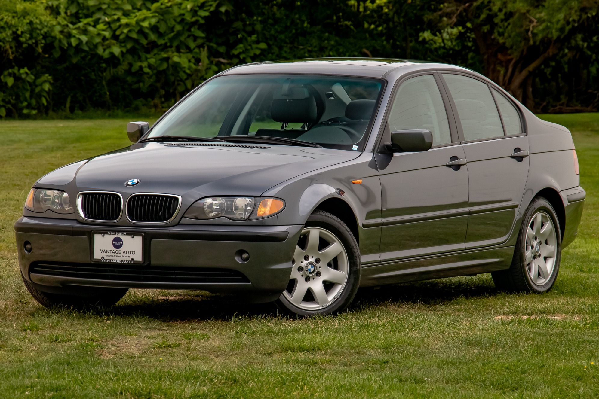 2002 BMW 325i: Đánh Giá Chi Tiết, Thông Số Kỹ Thuật và Kinh Nghiệm Mua Xe Cũ 3 2002 bmw 325i - Hình 3