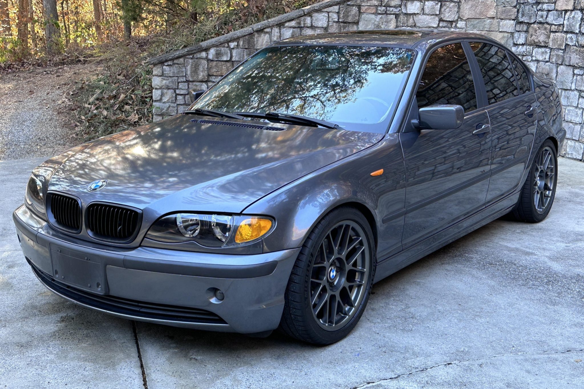 2002 BMW 325i: Đánh Giá Chi Tiết, Thông Số Kỹ Thuật và Kinh Nghiệm Mua Xe Cũ 1 2002 bmw 325i - Hình 5