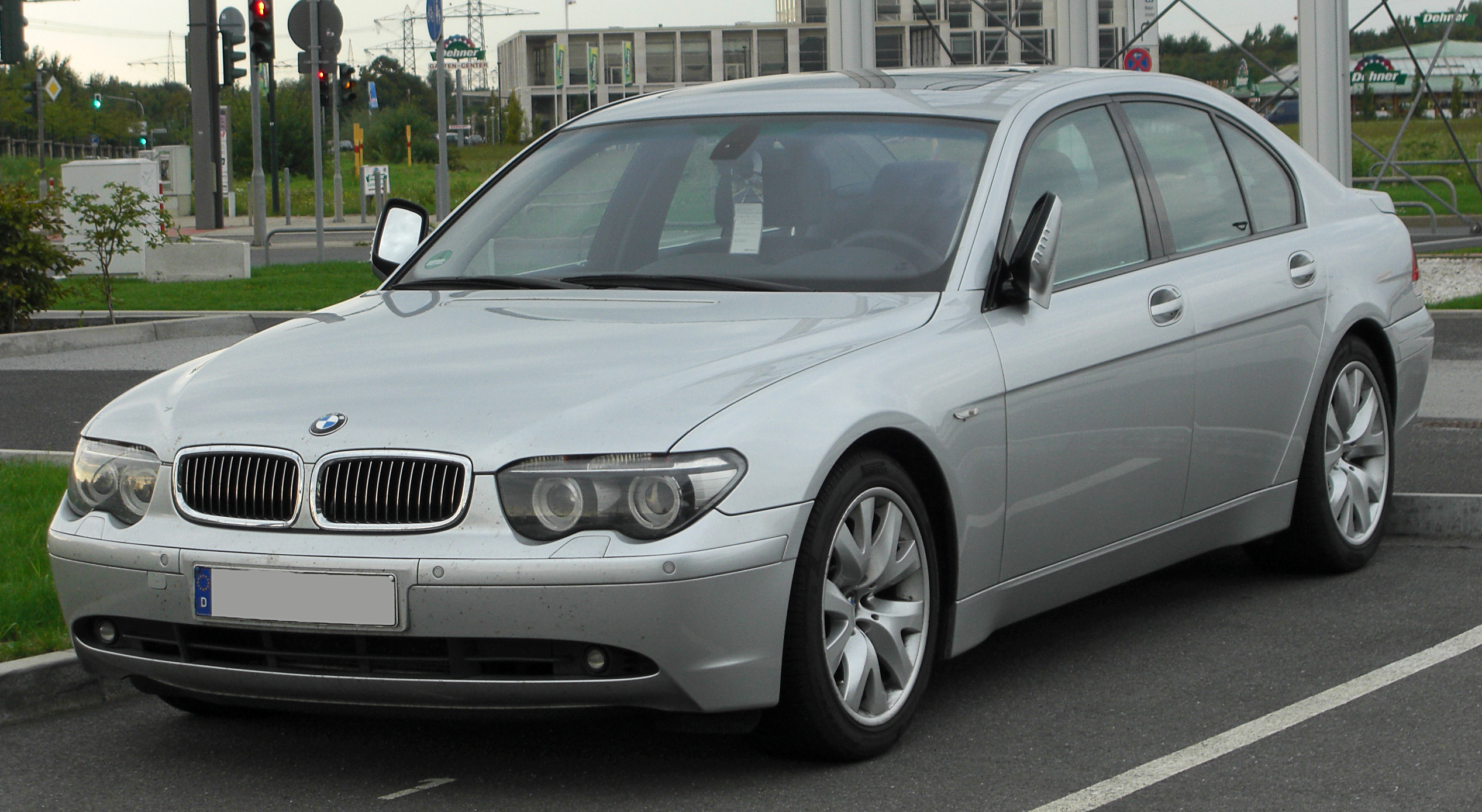 2002 BMW 7 Series: Đỉnh Cao Xe Hơi Hạng Sang Đáng Mua Nhất Năm 2025? 1 2002 bmw 7 series - Hình 5