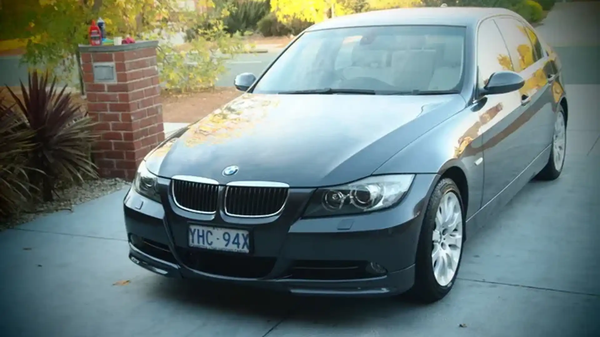 2005 BMW 3 Series: Đánh Giá Chi Tiết Mẫu Xe Huyền Thoại E90 4 2005 bmw 3 series - Hình 2