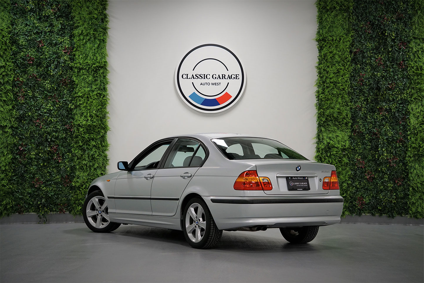 2005 BMW 325i: Đánh Giá Chi Tiết, Thông Số Kỹ Thuật Và Kinh Nghiệm Mua Xe Cũ 4 2005 bmw 325i - Hình 2