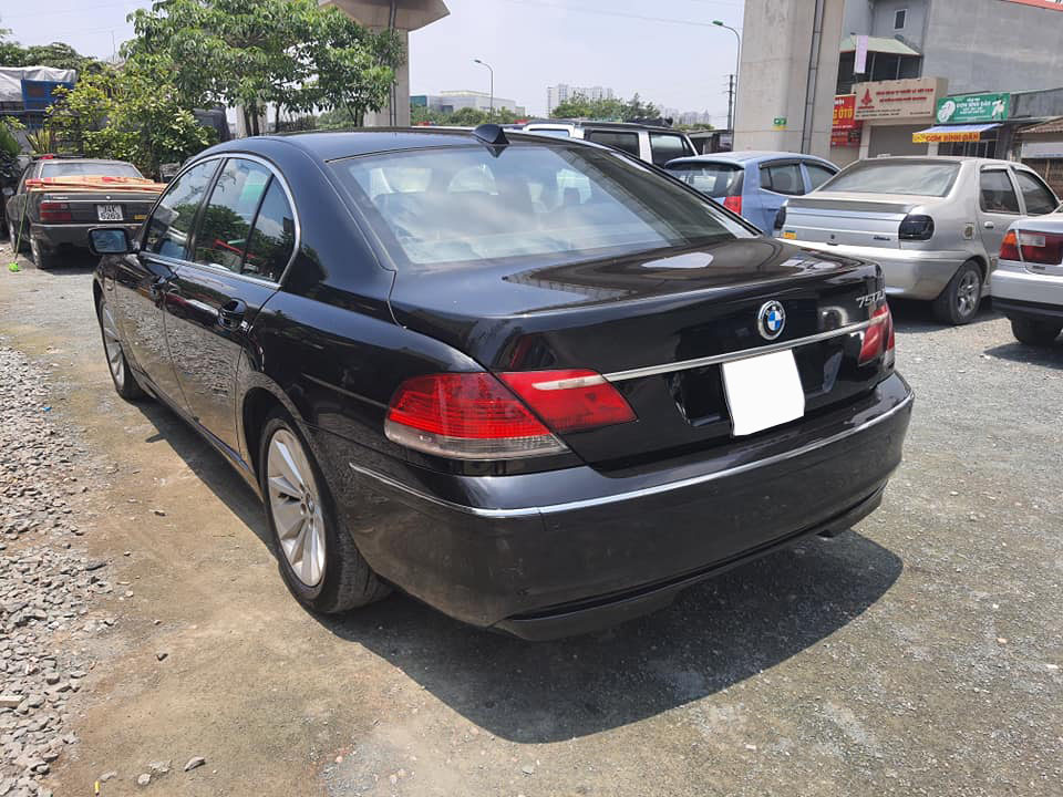 2005 BMW 750Li: Đánh Giá Chi Tiết Về “Ông Hoàng” Sedan Hạng Sang Thế Hệ E65/E66 2 2005 bmw 750li - Hình 4