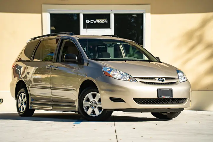 2006 Toyota Sienna: Tổng Quan, Thông Số Và Đánh Giá Toàn Diện