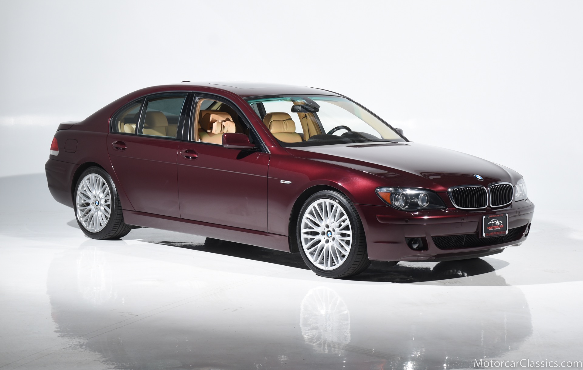 2007 BMW 750: Đánh Giá Chi Tiết Về Mẫu Xe Sang Huyền Thoại 1 2007 bmw 750 - Hình 4