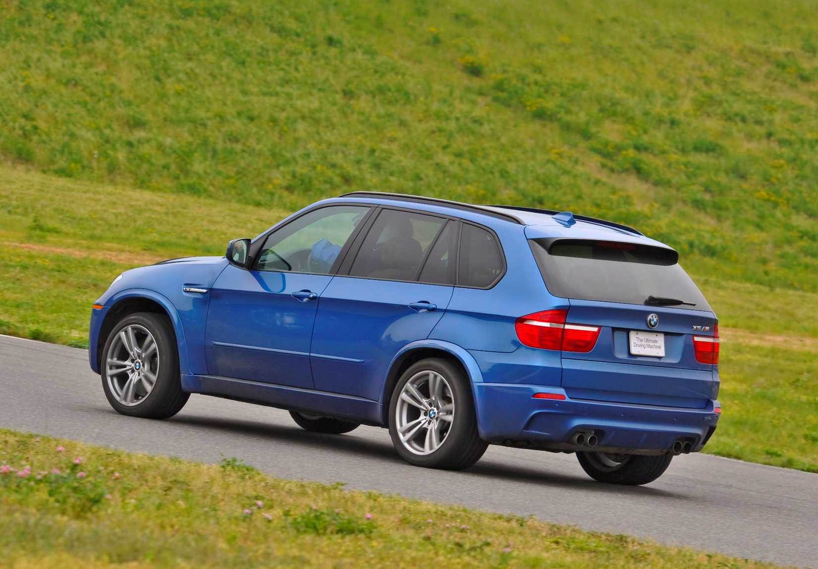 2011 BMW X5 M: Siêu SUV Hiệu Suất Cao Đáng Mua Nhất Trong Phân Khúc 2 2011 bmw x5 m - Hình 4