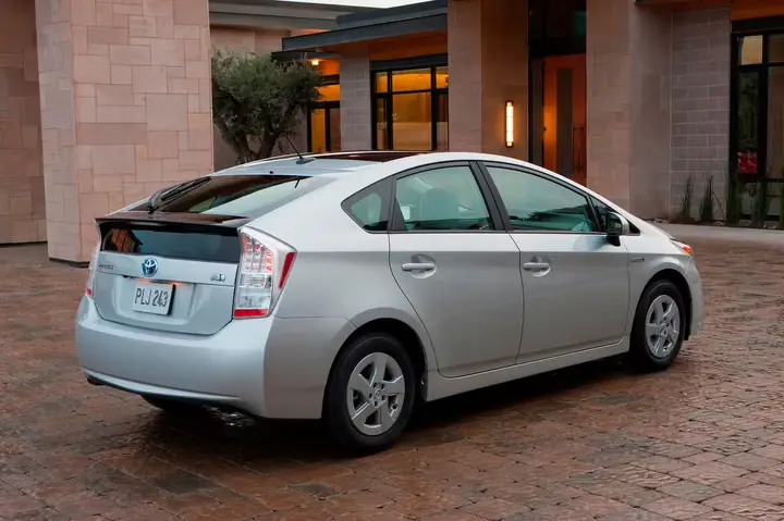2011 Toyota Prius: Đánh Giá Toàn Diện, Thông Số Kỹ Thuật Và Những Điều Cần Biết