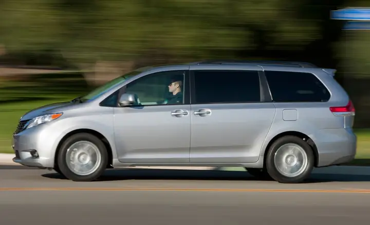 2011 Toyota Sienna – Đánh Giá Toàn Diện, Thông Số Kỹ Thuật Và Lời Khuyên Mua Xe