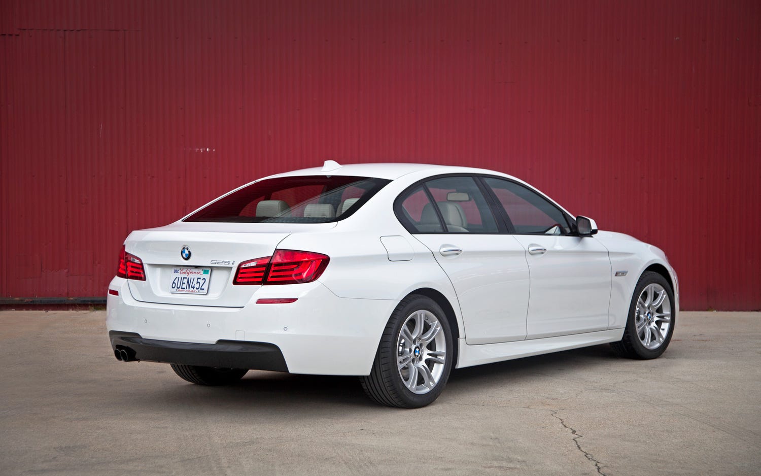 2012 BMW 528i: Đánh giá Chi tiết, Thông số Kỹ thuật và Kinh nghiệm Mua Xe Cũ 2 2012 bmw 528i - Hình 4