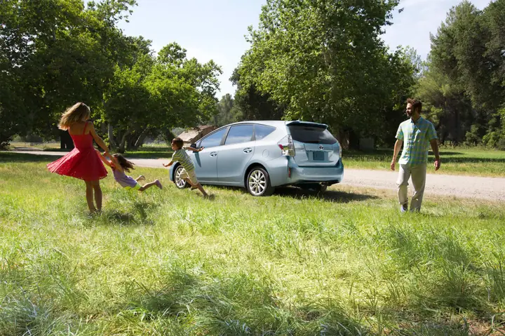 2014 Toyota Prius – Đánh Giá Tổng Quan, Thông Số Kỹ Thuật Và Những Điểm Đáng Chú Ý