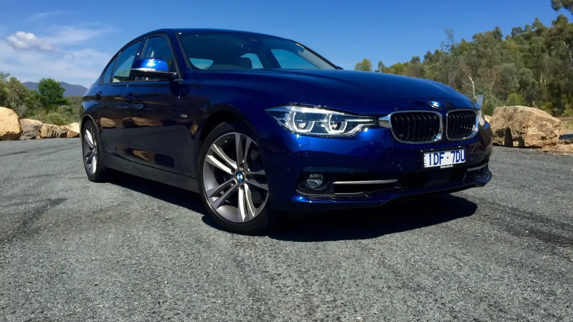 2016 BMW 320i Review: Đánh Giá Chi Tiết Xe Sedan Hạng Sang Cỡ Nhỏ 3 2016 bmw 320i review - Hình 3
