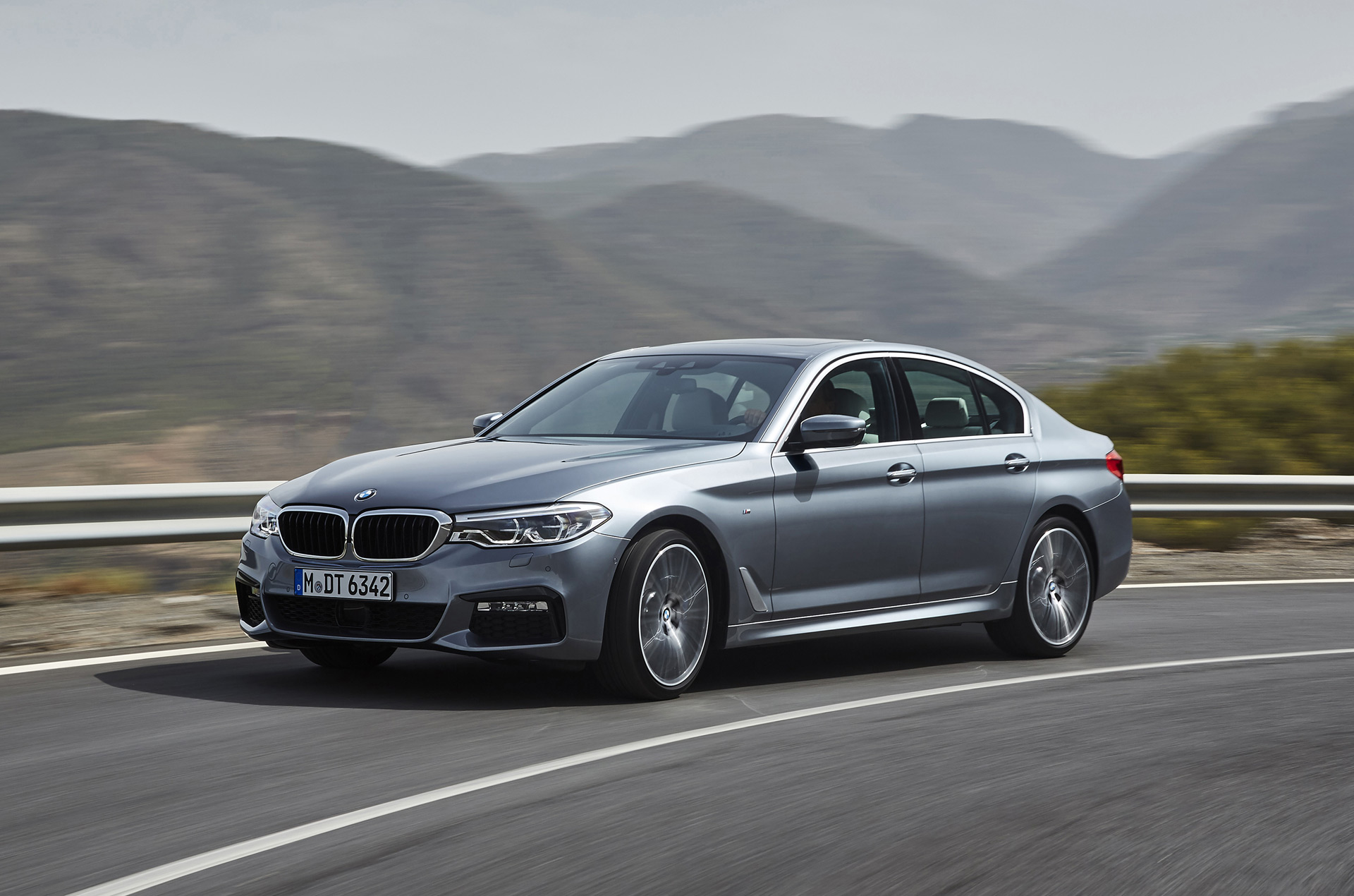 2017 BMW 528i: Đánh Giá Chi Tiết, Thông Số Kỹ Thuật Và Kinh Nghiệm Mua Xe 1 2017 bmw 528i - Hình 4