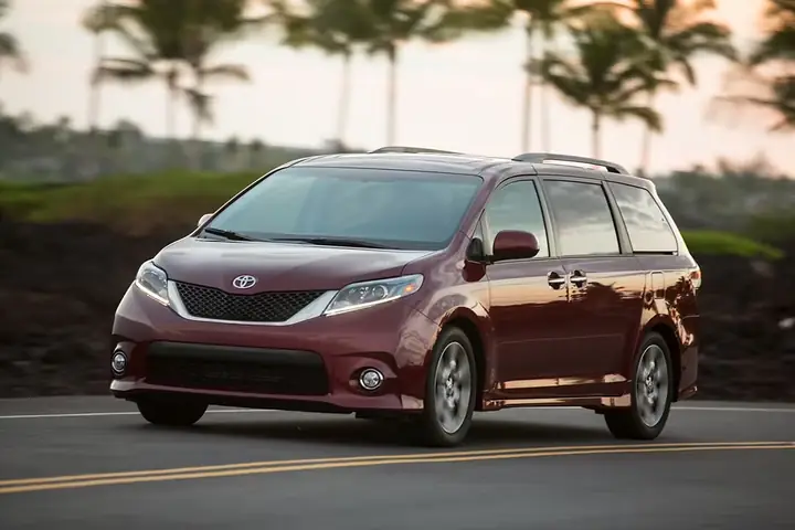 2017 Toyota Sienna – Đánh Giá Toàn Diện, So Sánh Và Lời Khuyên Mua Xe Gia Đình 2017 Toyota Sienna – Đánh Giá Toàn Diện, So Sánh Và Lời Khuyên Mua Xe Gia Đình