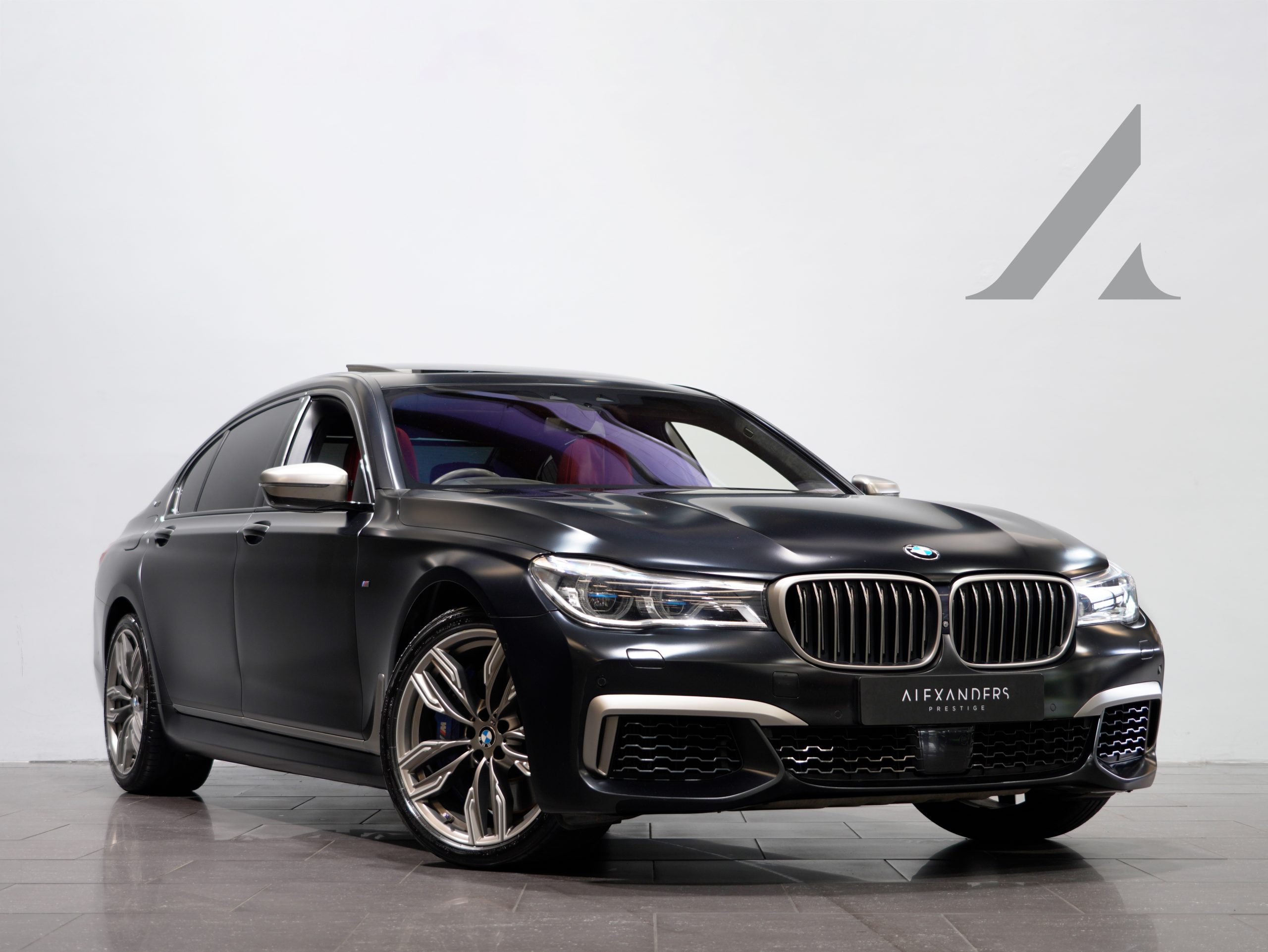 2018 BMW 760Li: Đỉnh Cao Xa Xỉ Và Hiệu Năng V12 Đáng Kinh Ngạc 3 2018 bmw 760li - Hình 3