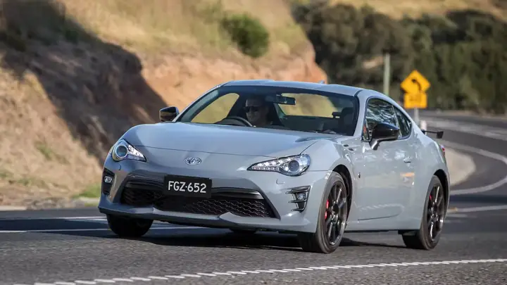 2018 Toyota 86 – Đánh Giá Toàn Diện, Thiết Kế, Động Cơ, Trải Nghiệm Lái Và So Sánh Với Đối Thủ 2018 Toyota 86 – Đánh Giá Toàn Diện, Thiết Kế, Động Cơ, Trải Nghiệm Lái Và So Sánh Với Đối Thủ