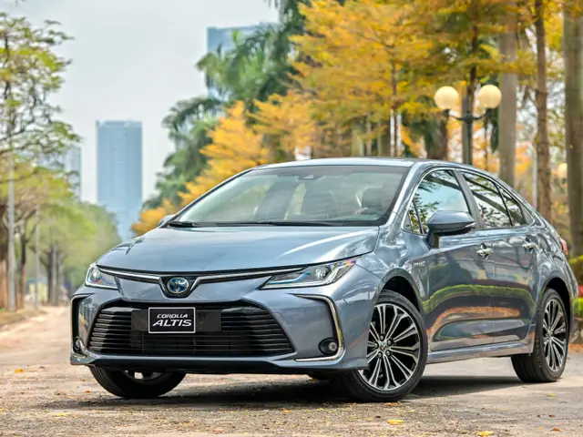 Toyota Corolla: Hành Trình Của Biểu Tượng Độ Bền Và Sự Tiện Nghi Trên Đường Đua Thị Trường Ô Tô Toyota Corolla: Hành Trình Của Biểu Tượng Độ Bền Và Sự Tiện Nghi Trên Đường Đua Thị Trường Ô Tô
