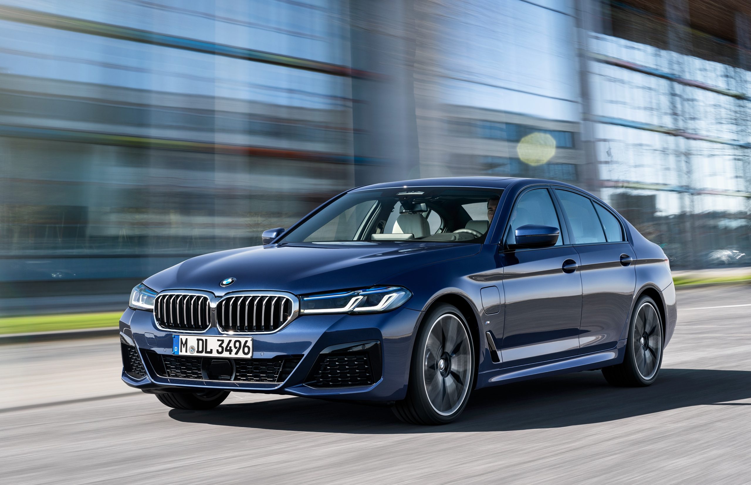 BMW 5 Series (5 er BMW): Đẳng Cấp Sedan Hạng Sang Trung Tâm Không Thể Bỏ Lỡ 5 5 er bmw - Hình 1