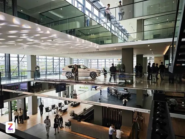 Ảnh Tổng Hợp Xe Mazda Chụp Tại Showroom: Khám Phá Chi Tiết