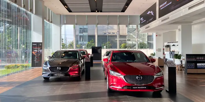 Ảnh Tổng Hợp Xe Mazda Chụp Tại Showroom: Khám Phá Chi Tiết
