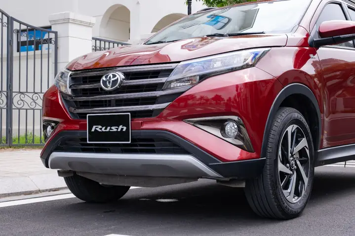 Toyota Rush – Đánh Giá Chi Tiết Từ Autodaily: Cạnh Tranh Nhỏ Gọn, Đầy Tiện Nghi Toyota Rush – Đánh Giá Chi Tiết Từ Autodaily: Cạnh Tranh Nhỏ Gọn, Đầy Tiện Nghi