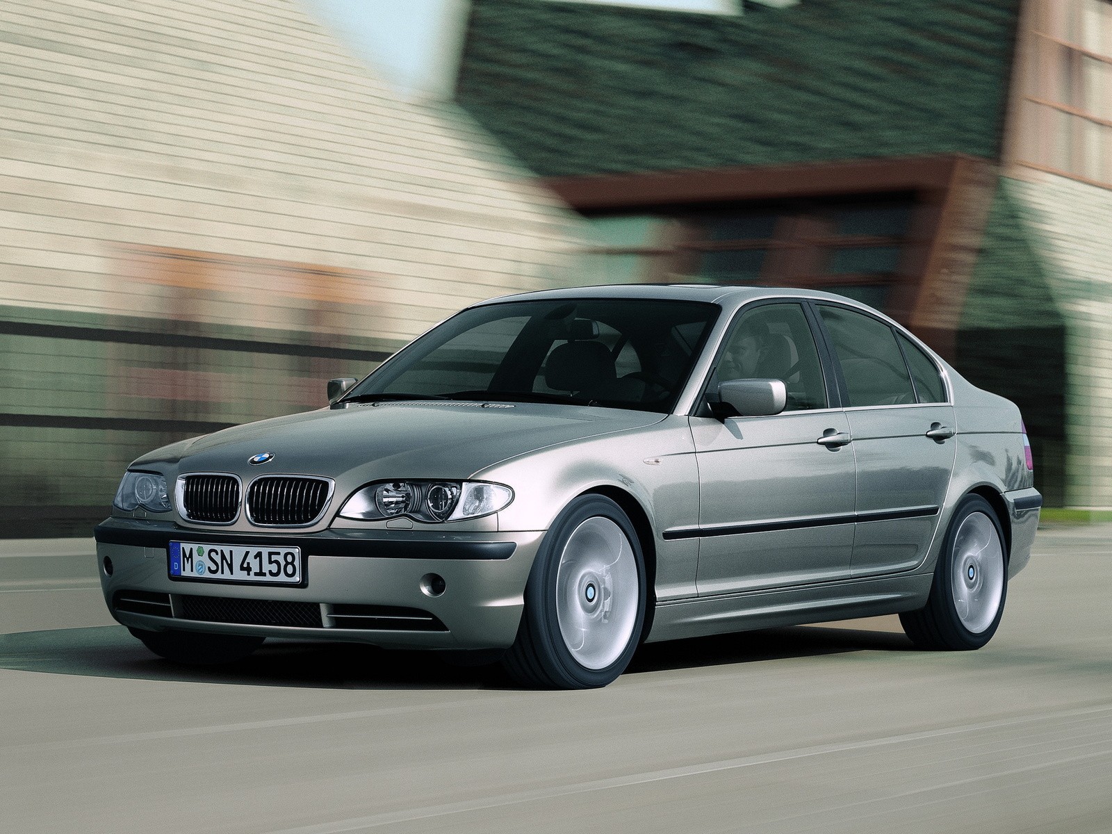 Bán BMW 318i – Kinh Nghiệm Mua Xe Cũ Đời 2005-2012 Giá Rẻ, Chất Lượng Tốt Nhất 3 bán bmw 318i - Hình 3