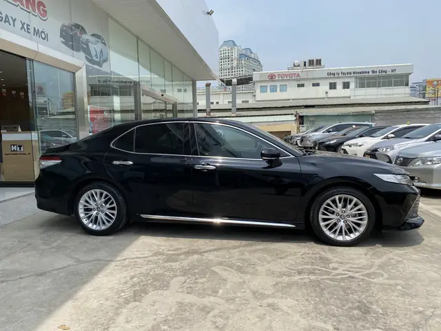 Bàn Toyota Camry: Đánh Giá Toàn Diện, Lý Do Tại Sao Nhiều Người Yêu Thích Và Cách Bảo Dưỡng Đúng Cách Bàn Toyota Camry: Đánh Giá Toàn Diện, Lý Do Tại Sao Nhiều Người Yêu Thích Và Cách Bảo Dưỡng Đúng Cách