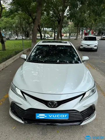 Bàn Toyota Cũ: Lựa Chọn Thông Minh Cho Người Mua Xe Hơi Giá Trị