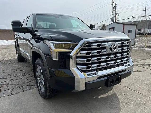 Bán Toyota Tundra: Hướng Dẫn Mua Xe Tải Mạnh Mẽ Cho Người Việt Bán Toyota Tundra: Hướng Dẫn Mua Xe Tải Mạnh Mẽ Cho Người Việt