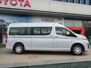 Basn Toyota Hiace: Đánh Giá Toàn Diện Và Những Lưu Ý Khi Mua Xe Cơ Giới