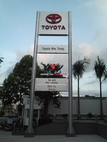 Biển Hiệu Toyota: Lịch Sử, Ý Nghĩa Và Tầm Ảnh Hưởng Trong Ngành Ô Tô Toàn Cầu Biển Hiệu Toyota: Lịch Sử, Ý Nghĩa Và Tầm Ảnh Hưởng Trong Ngành Ô Tô Toàn Cầu