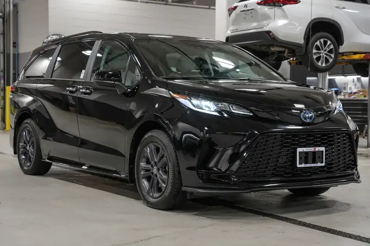 Black Toyota Sienna: Tổng Quan, Tính Năng Và Lời Khuyên Mua Xe Cho Gia Đình