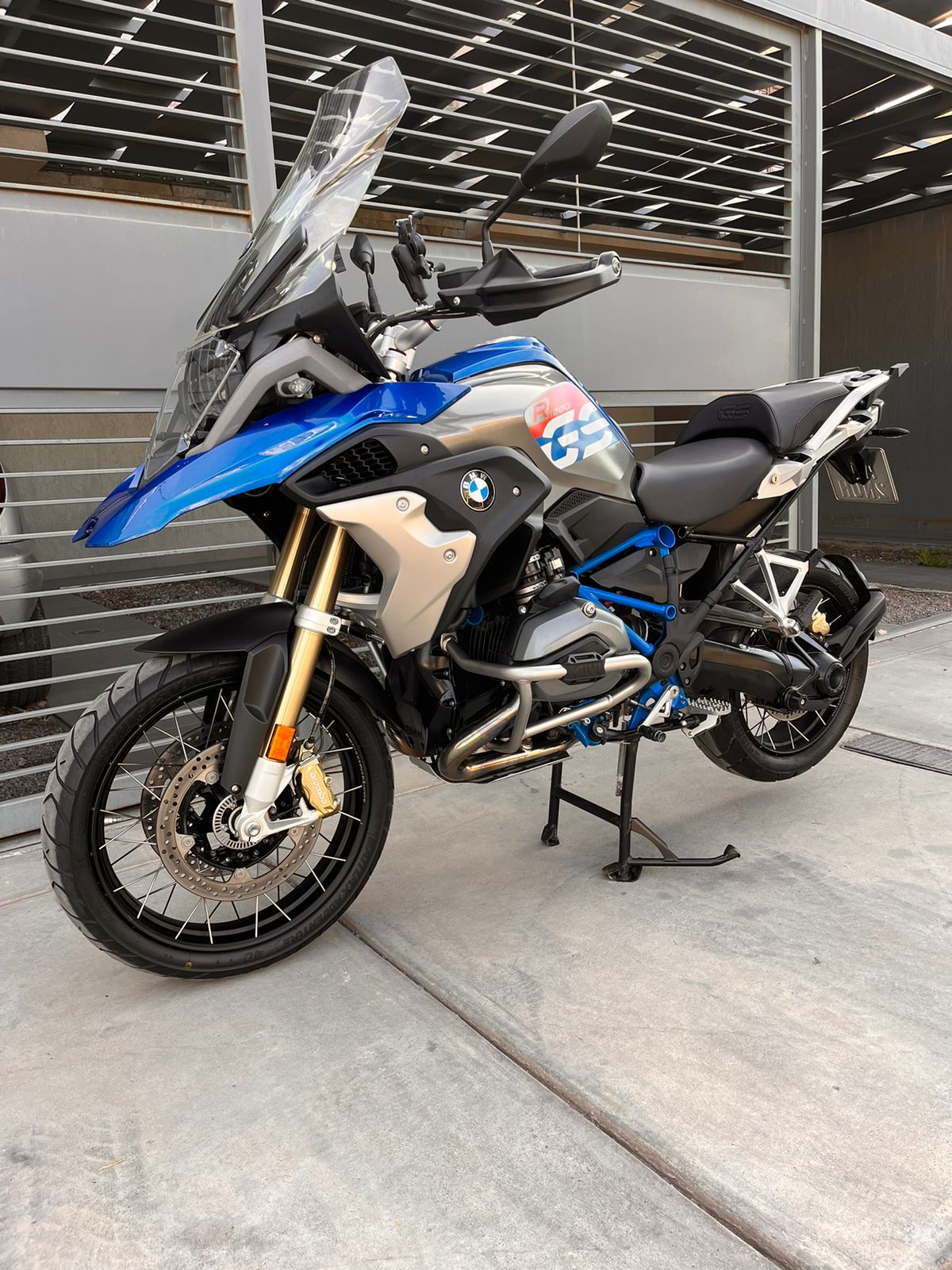 BMW 1200: Đỉnh Cao Phân Khối Lớn – Từ Động Cơ Boxer Đến Huyền Thoại Trên Mọi Cung Đường 2 bmw 1200 - Hình 4