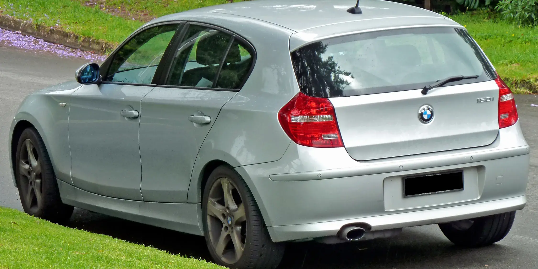 bmw 120i - Hình 2