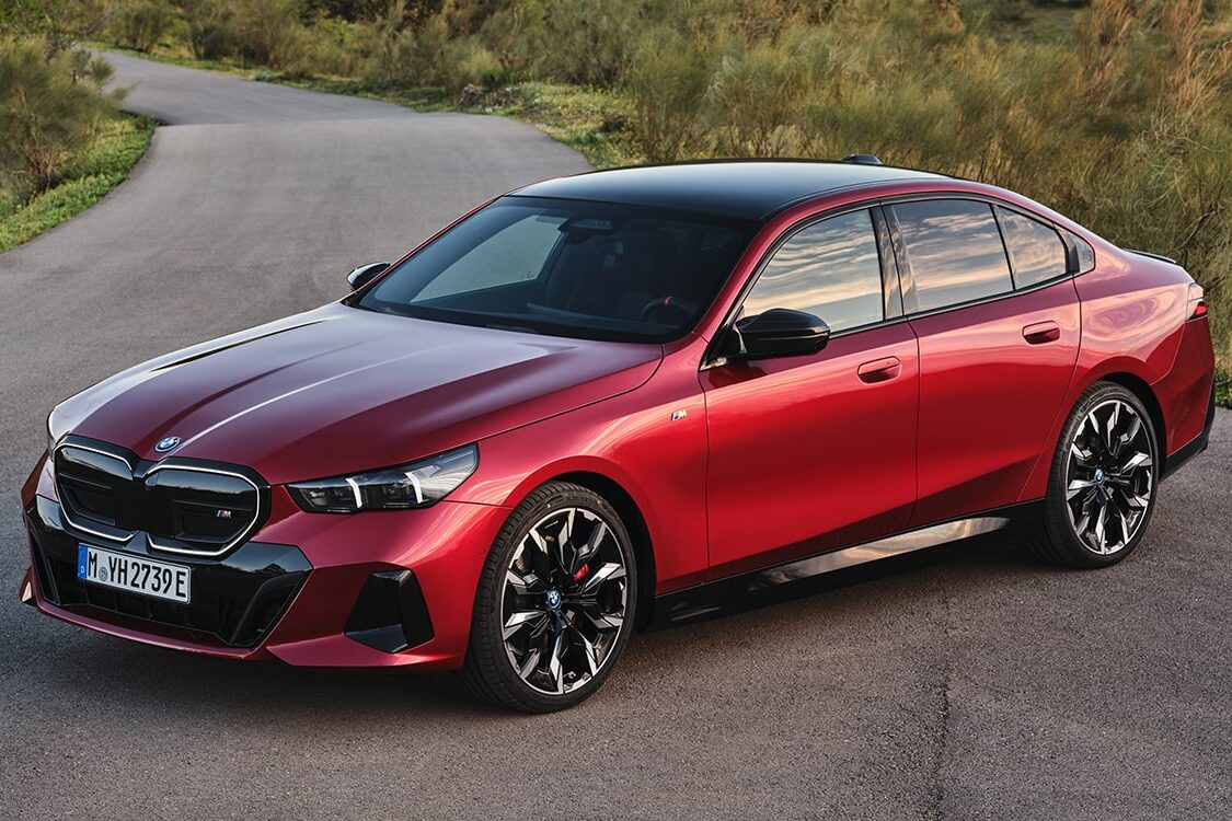 BMW 15: Giải Mã Toàn Diện Về Dòng Xe Huyền Thoại Và Những Điều Bạn Cần Biết 3 bmw 15 - Hình 3