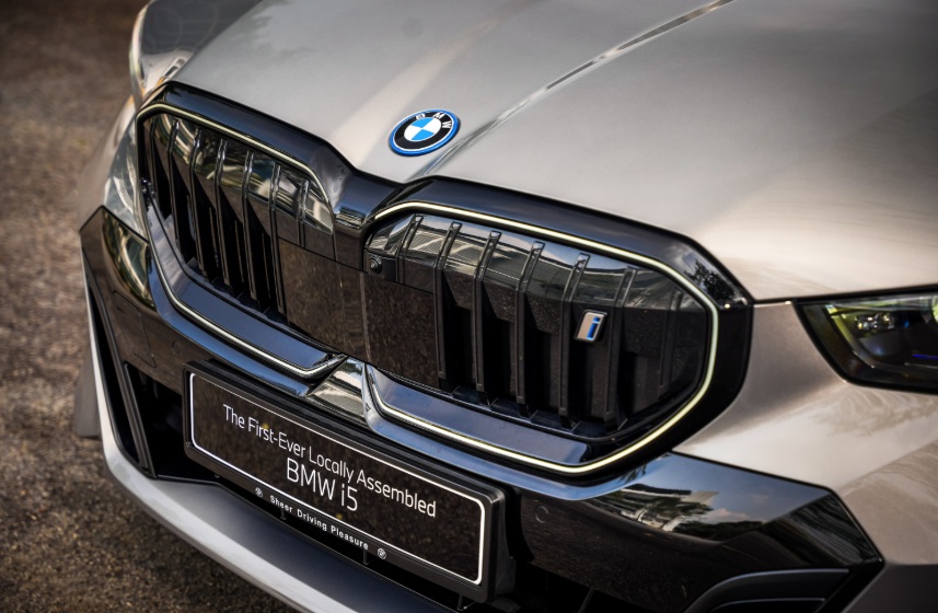 BMW 15: Giải Mã Toàn Diện Về Dòng Xe Huyền Thoại Và Những Điều Bạn Cần Biết 1 bmw 15 - Hình 5