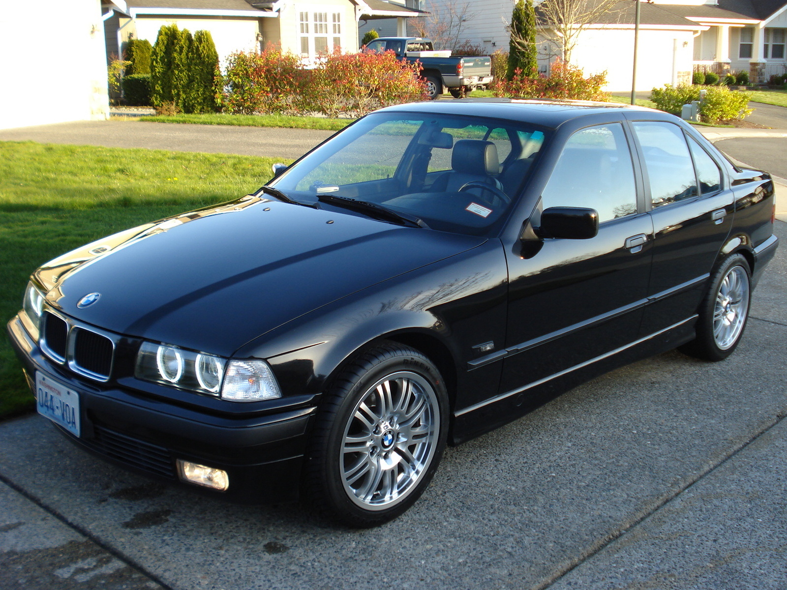 BMW 1996: Huyền Thoại Xe Hơi Đức Và Những Dòng Xe Định Nghĩa Một Thập Kỷ 3 bmw 1996 - Hình 3