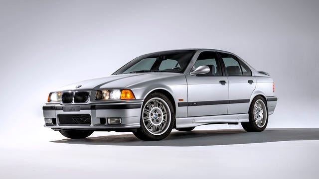BMW 1998: Huyền Thoại Xe Hơi Đức Và Những Dấu Ấn Không Thể Phai Mờ 2 bmw 1998 - Hình 4