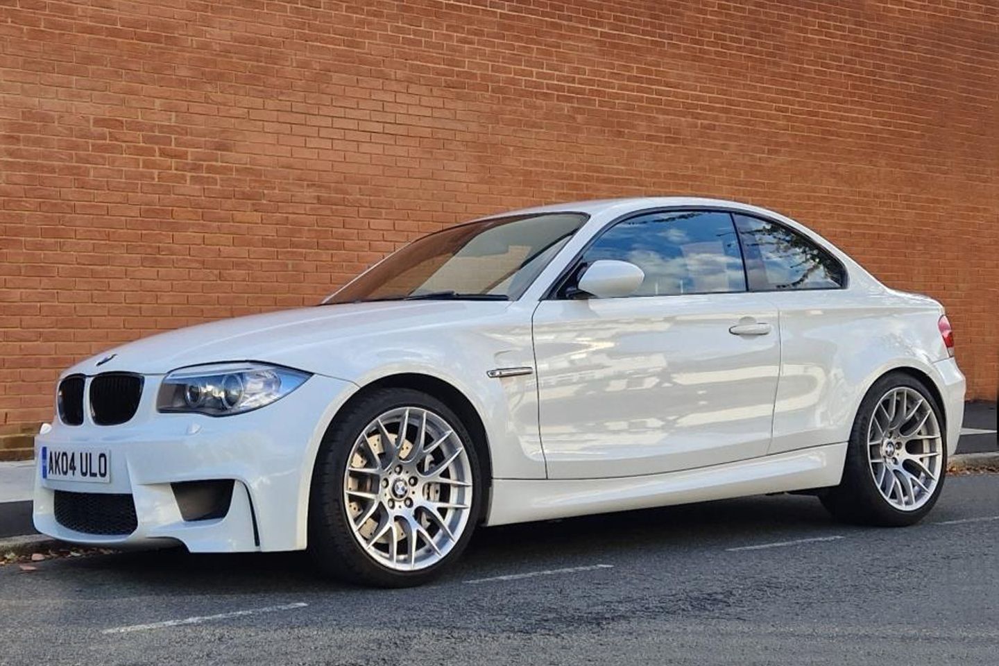 BMW 1M Coupe: Huyền Thoại Cuối Cùng Của Dòng Xe Cơ Bắp Châu Âu 3 bmw 1m coupe - Hình 1