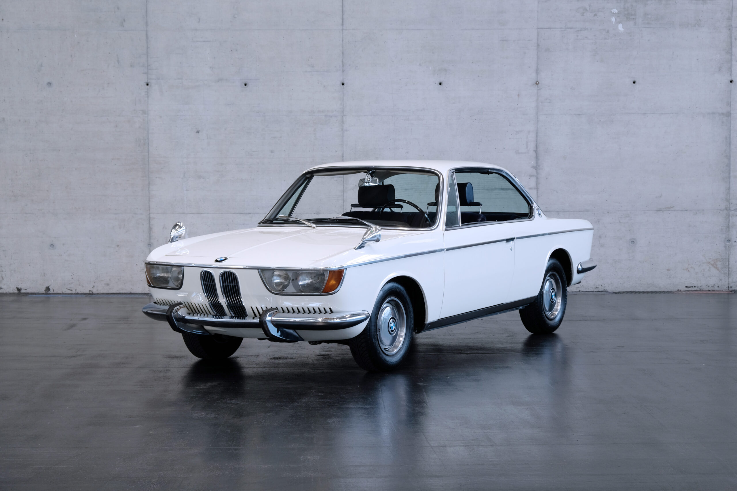 BMW 2000: Huyền Thoại Xe Hơi Đức Từ Thập Niên 1960 Và Giá Trị Sưu Tầm Hiện Nay 1 bmw 2000 - Hình 5