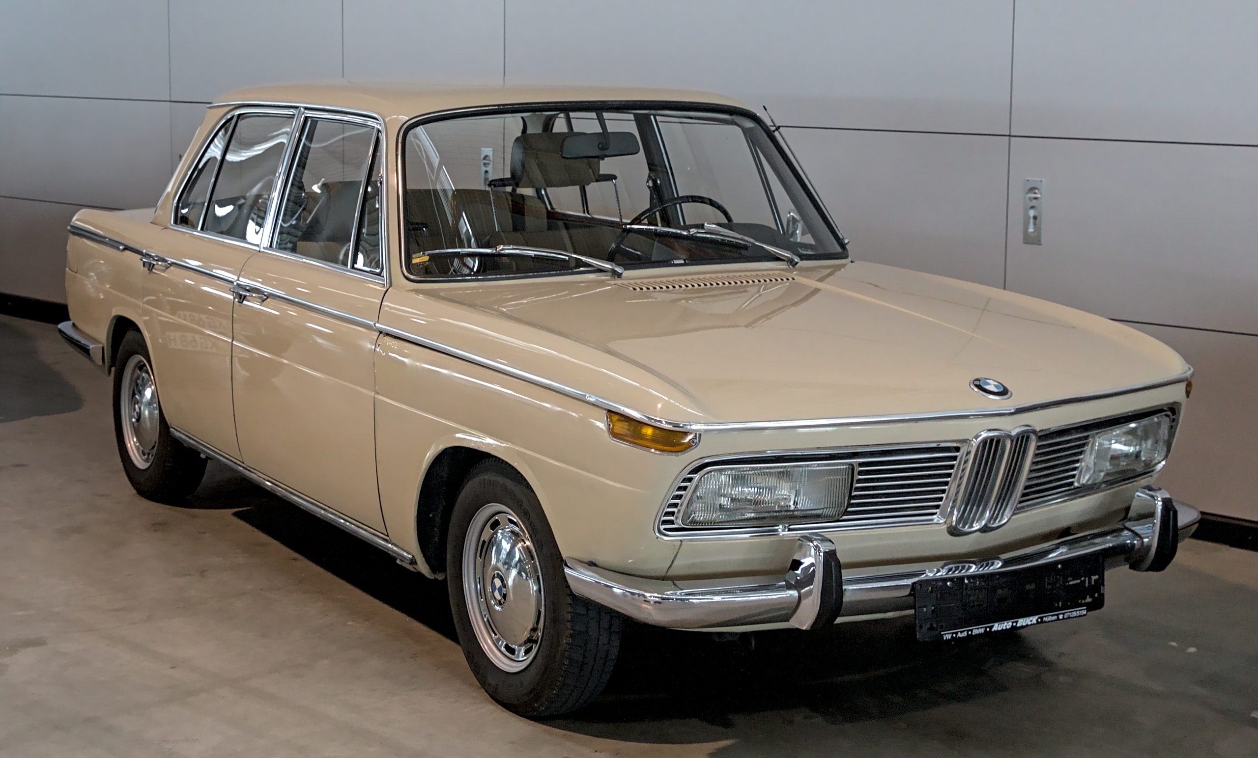 BMW 2000 Model: Huyền Thoại Sedan Hạng Sang Đức Những Năm 1960 4 bmw 2000 model - Hình 2