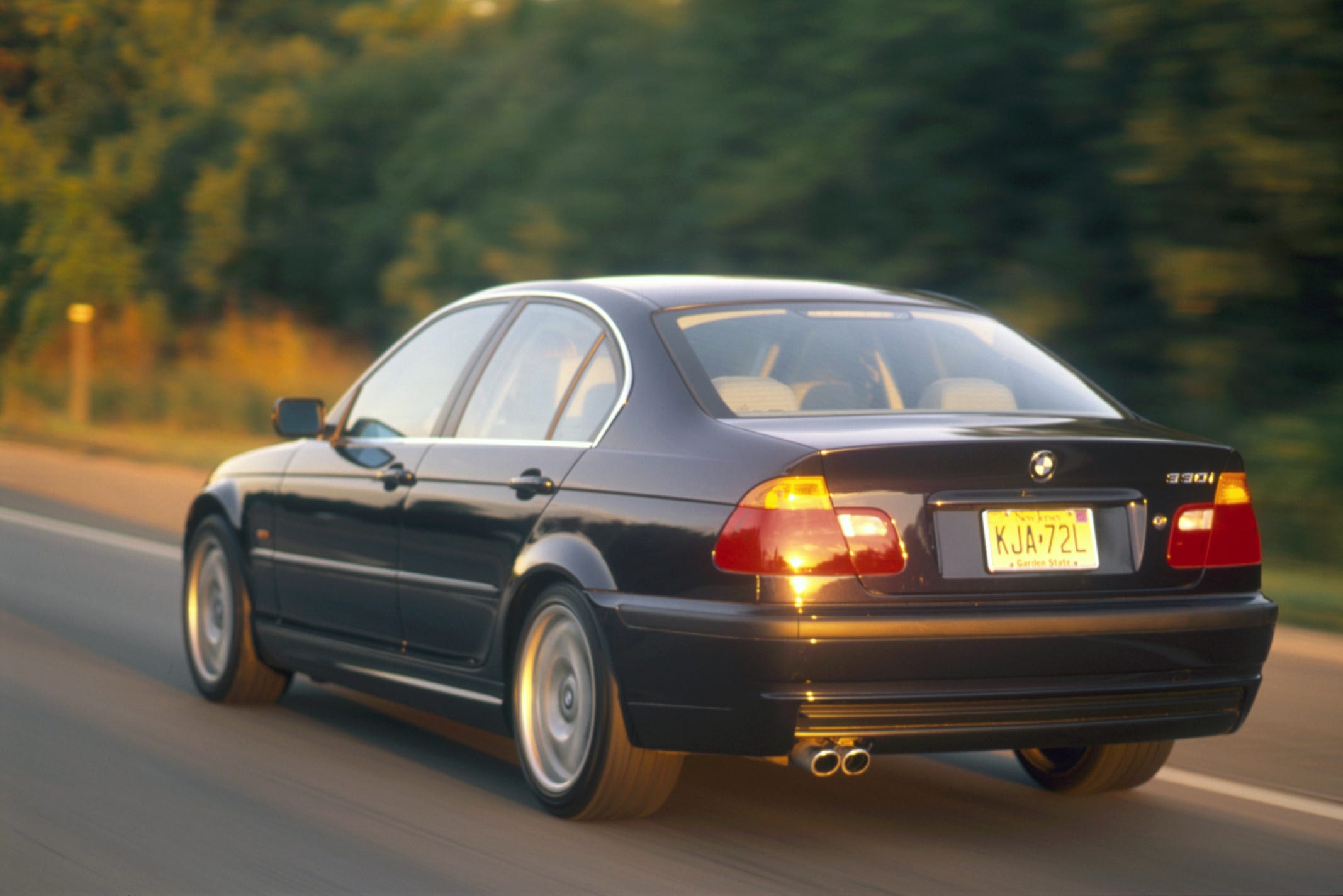 BMW 2001: Huyền Thoại Xe Hơi Đức Và Những Dòng Xe Định Nghĩa Kỷ Nguyên Mới 1 bmw 2001 - Hình 5