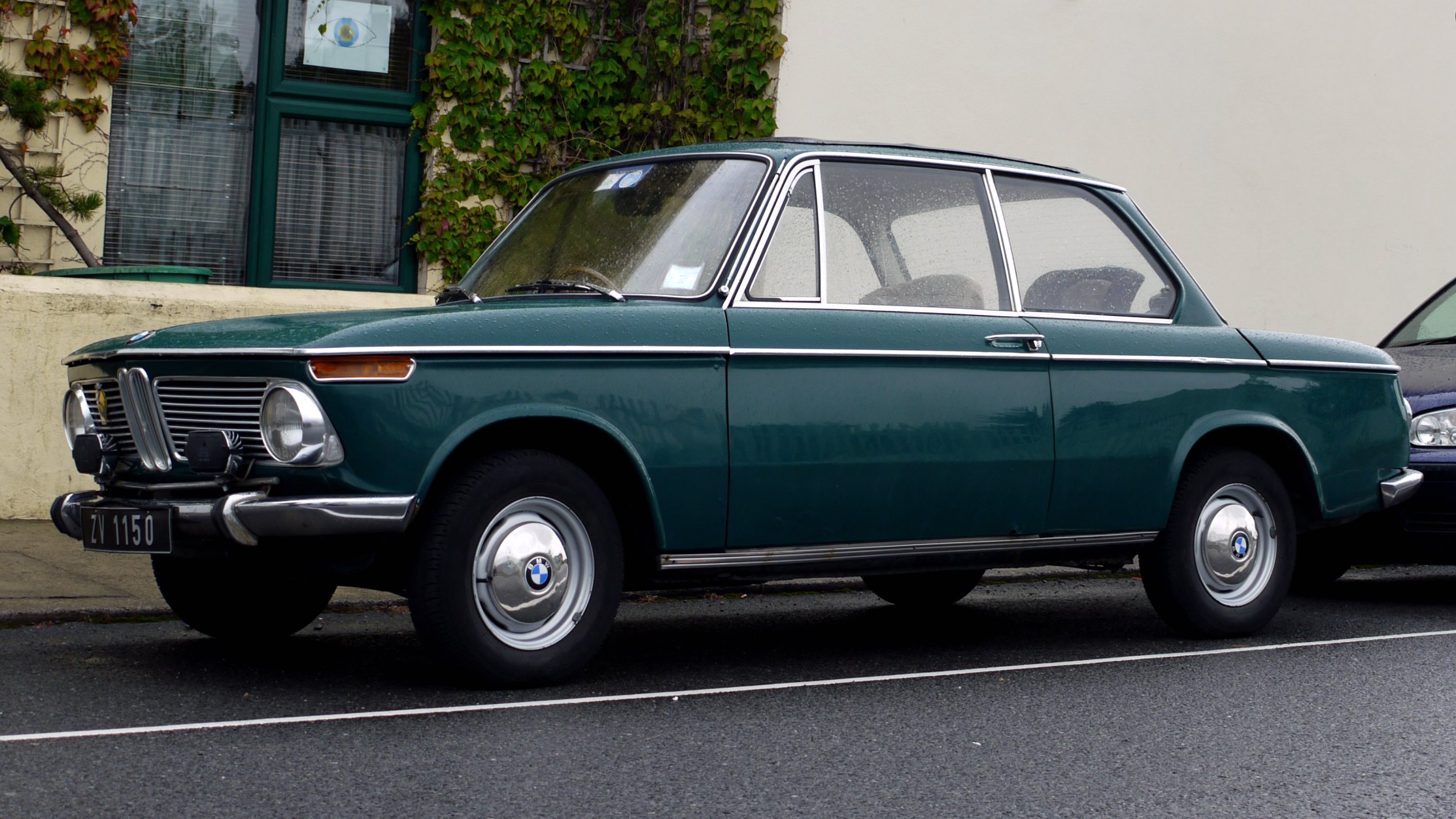 BMW 2002 – Huyền Thoại Định Hình Dòng Xe Thể Thao Hạng Sang 3 bmw 2002 - Hình 2