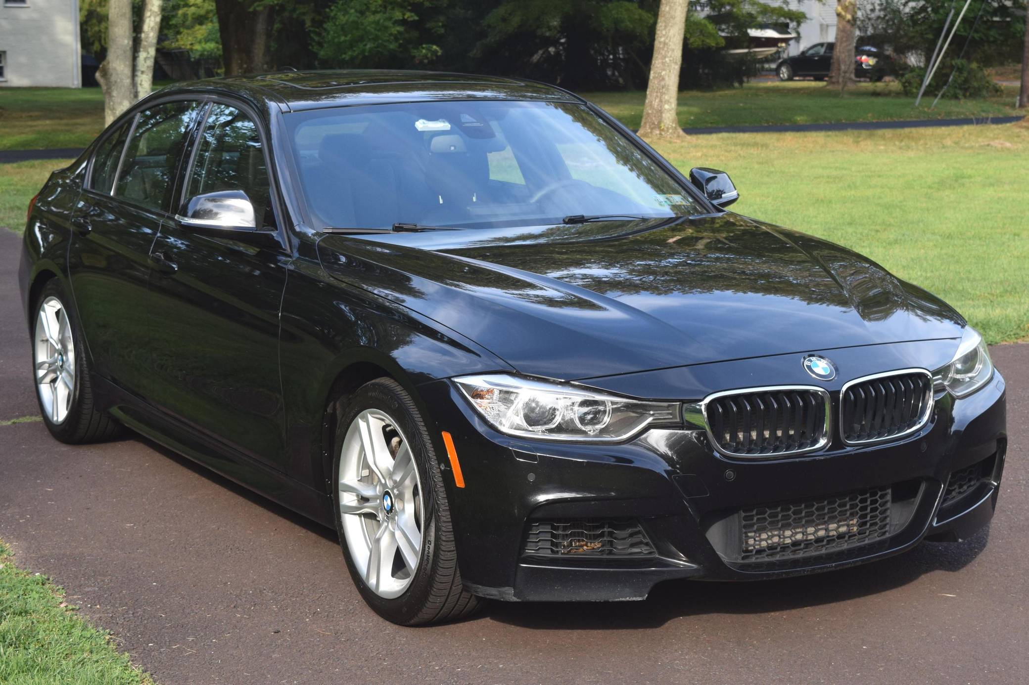 BMW 2013: Đẳng Cấp Xe Hơi Đức Vượt Thời Gian – Đánh Giá Chi Tiết Từ A Đến Z 2 bmw 2013 - Hình 3
