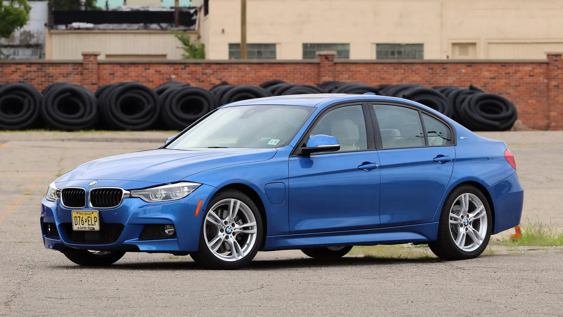 BMW 2016 Model: Đánh Giá Chi Tiết Từng Dòng Xe, Thông Số Kỹ Thuật Và Kinh Nghiệm Mua 1 bmw 2016 model - Hình 3
