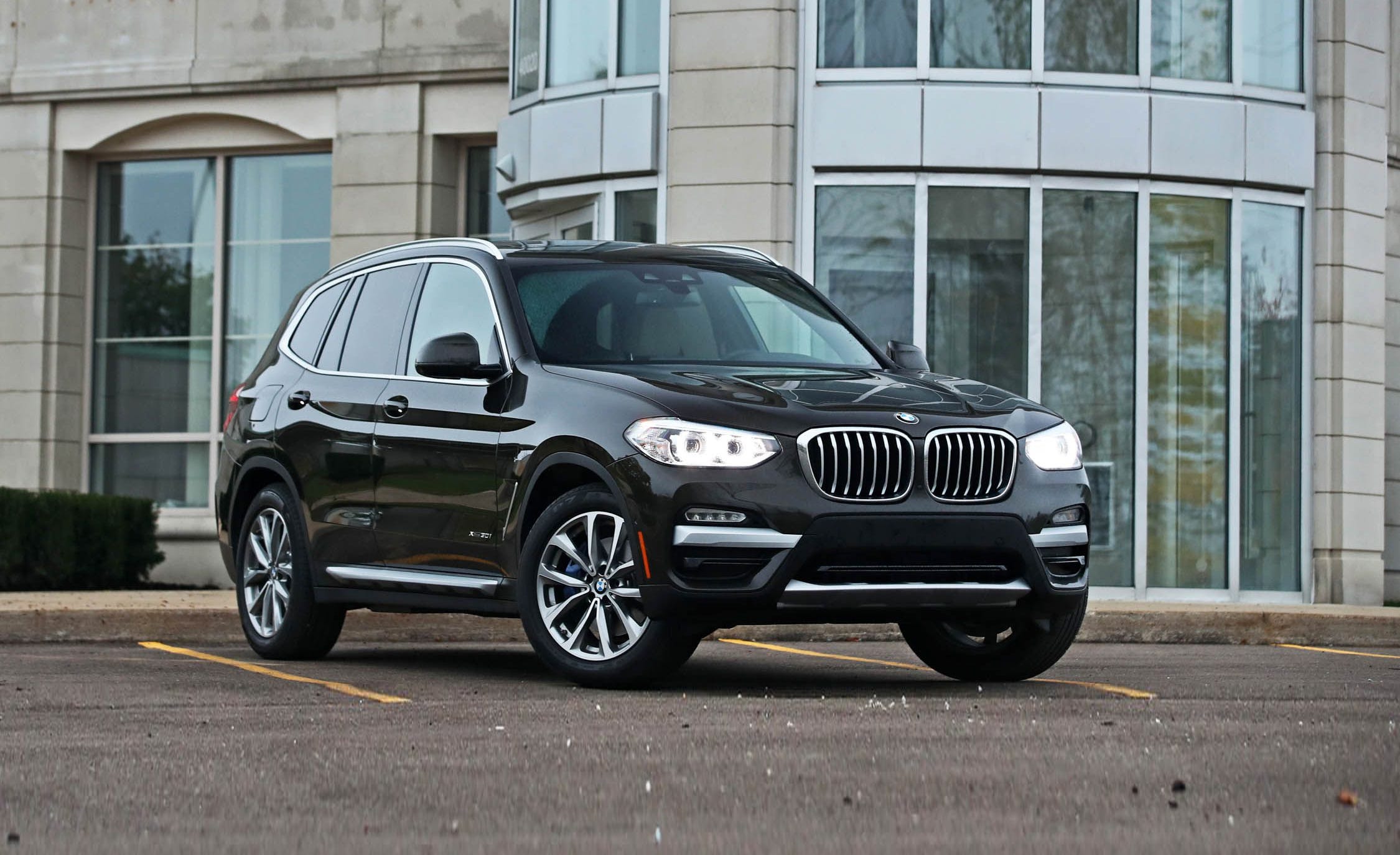 BMW 2019 X3: Đánh giá chi tiết từ thiết kế, vận hành đến trải nghiệm thực tế 3 bmw 2019 x3 - Hình 3